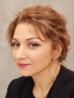 თეა, Tea’s Boutique-ის მფლობელი